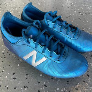 New Balance Soccer Cleats Boys - Size 1.5 (Wide!!!)